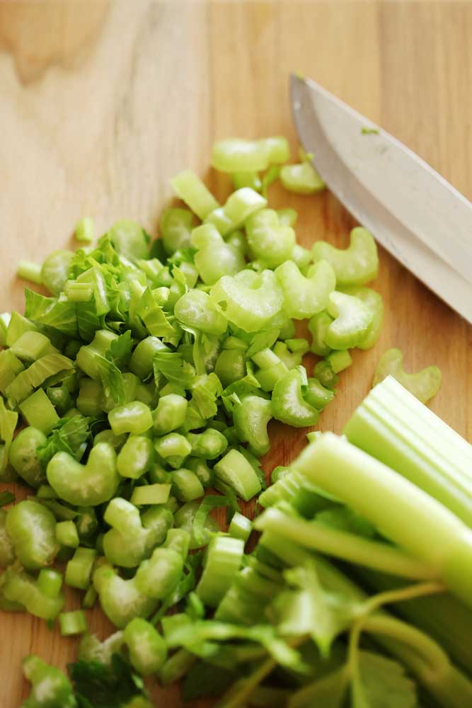 is celery a cruciferous vegetable