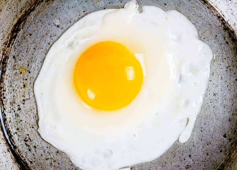 egg-fried-on-an-old-frying-pan