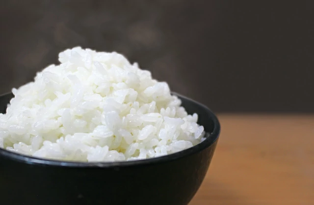 Clean the rice cooker and cook delicious rice