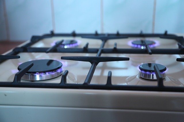 How to clean a gas stove