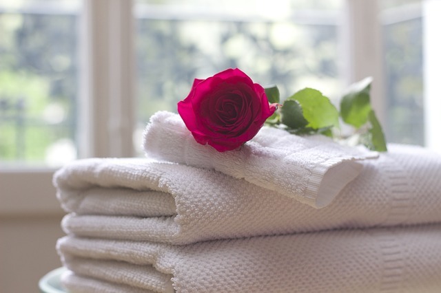 remove blood stains from towels and clothes